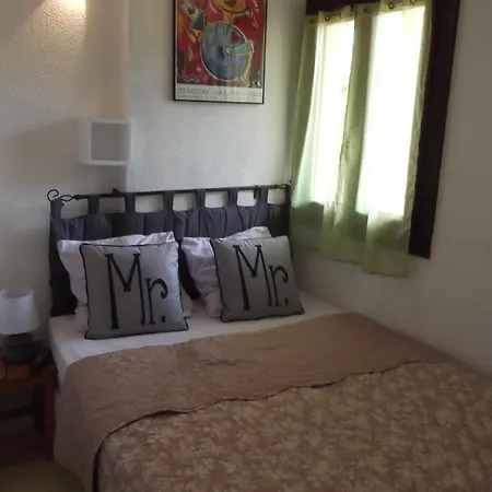 Apartament F2 - Front De - Les Pieds Dans L'eau - Situe A Saint-cyprien Sud - 30m Et - Et Non 500m- Avec Belle Vue Sur Depuis La Terrasse - Piscine - Parking Privatif - 4 Personnes