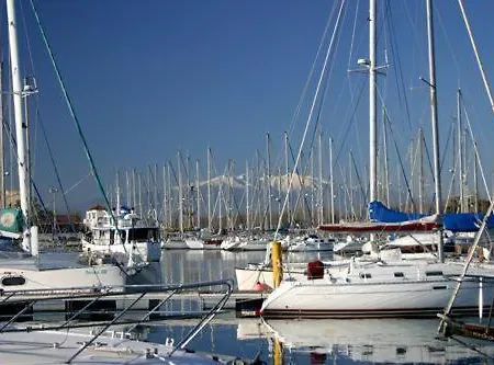 F2 - Front De - Les Pieds Dans L'eau - Situe A Saint-cyprien Sud - 30m Et - Et Non 500m- Avec Belle Vue Sur Depuis La Terrasse - Piscine - Parking Privatif - 4 Personnes