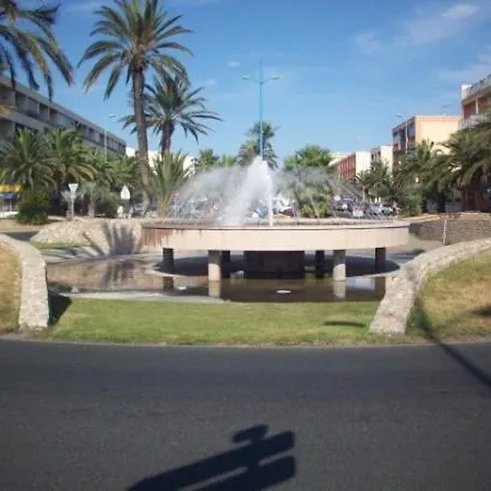 Daire F2 - Front De - Les Pieds Dans L'eau - Situe A Saint-cyprien Sud - 30m Et - Et Non 500m- Avec Belle Vue Sur Depuis La Terrasse - Piscine - Parking Privatif - 4 Personnes *