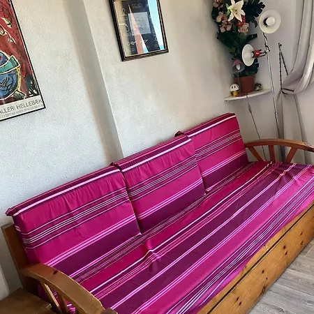 F2 - Front De - Les Pieds Dans L'eau - Situe A Saint-cyprien Sud - 30m Et - Et Non 500m- Avec Belle Vue Sur Depuis La Terrasse - Piscine - Parking Privatif - 4 Personnes Daire *