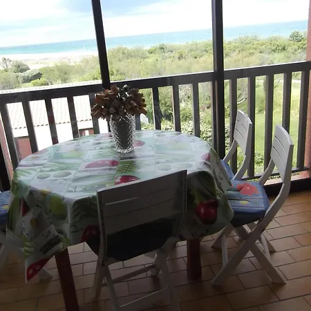 F2 - Front De - Les Pieds Dans L'eau - Situe A Saint-cyprien Sud - 30m Et - Et Non 500m- Avec Belle Vue Sur Depuis La Terrasse - Piscine - Parking Privatif - 4 Personnes Daire *